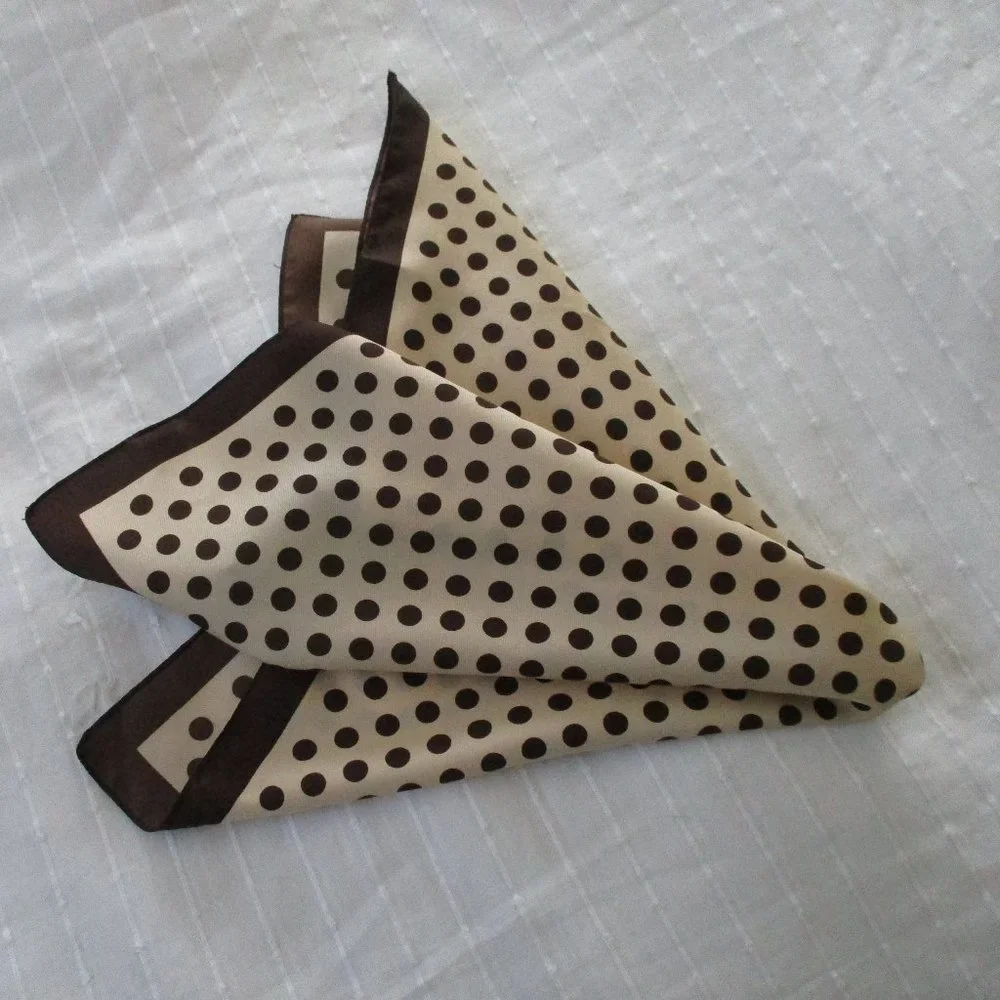 1960s cream with brown dots scarf - Picture 6 of 6